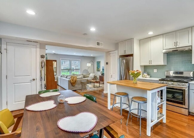 Building Photo - Bethany Court