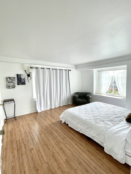 Building Photo - 1624 S Gramercy Pl