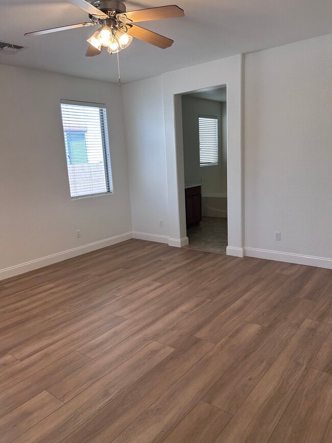 Building Photo - 21351 E Nightingale Rd