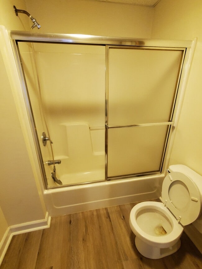 Building Photo - 512 Pine St