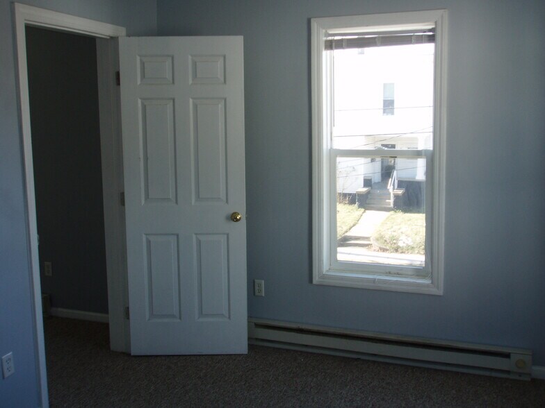 Bedroom - 759 Veto St NW