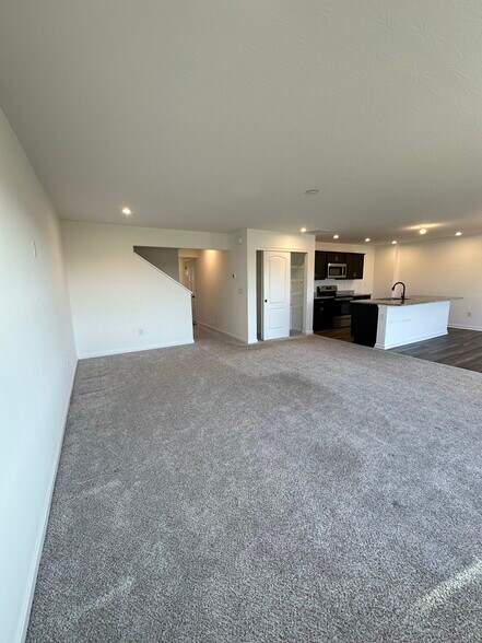 Family room - 3368 Sunbeam Pl