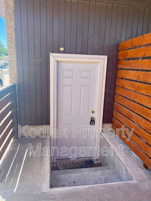 Building Photo - 1500 4980 S