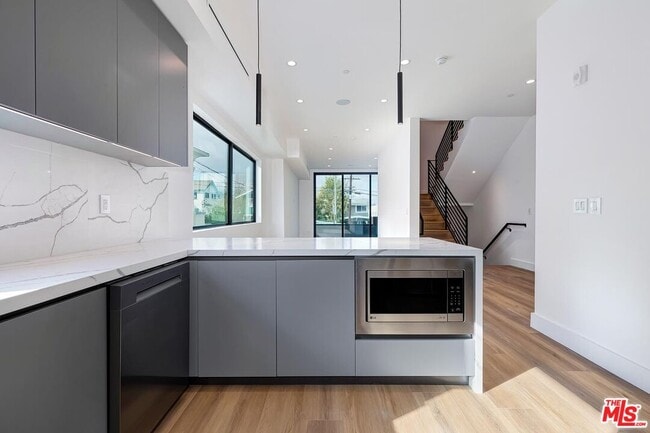 Building Photo - 1436 Edgecliffe Dr