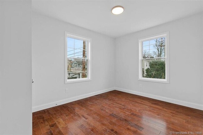 Building Photo - 1091 Whalley Ave