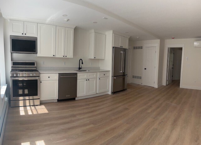 Building Photo - 3 State St