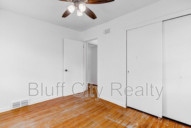 Building Photo - 1620 Sterling Dr
