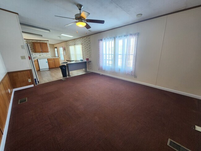 Building Photo - Wonderful County Home