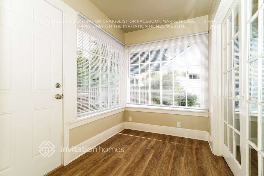 Building Photo - 713 Ryan Ave