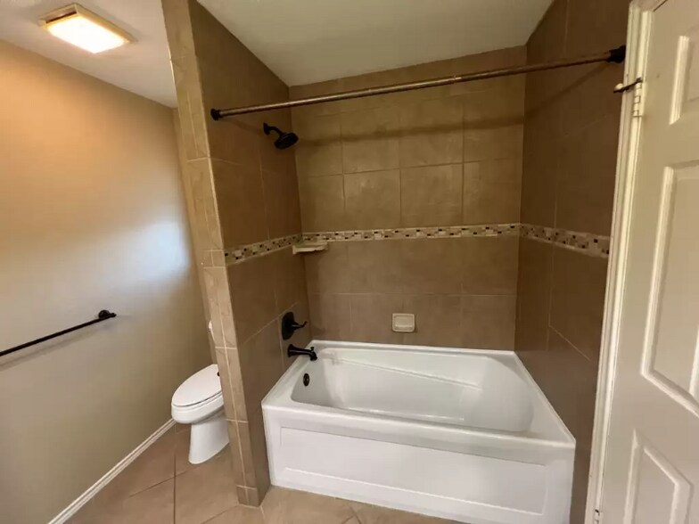 Building Photo - 14157 Whitecap Blvd