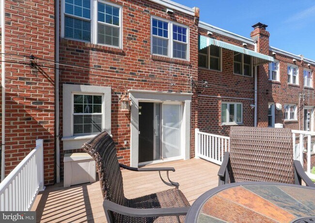 Building Photo - 3161 S Sydenham St