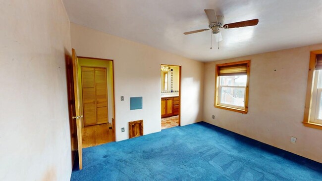 Building Photo - Light and Bright Country Living 3 bed plus...