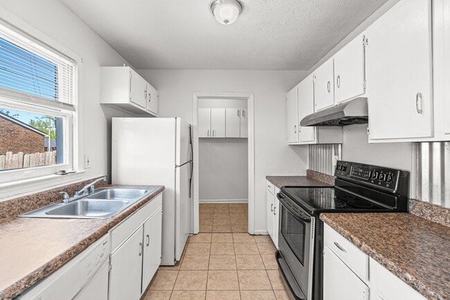 Building Photo - 289 Osage Ct