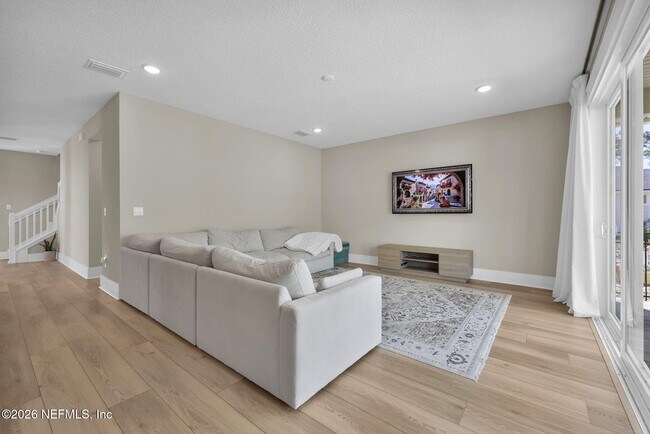 Building Photo - 202 Sutton Dr