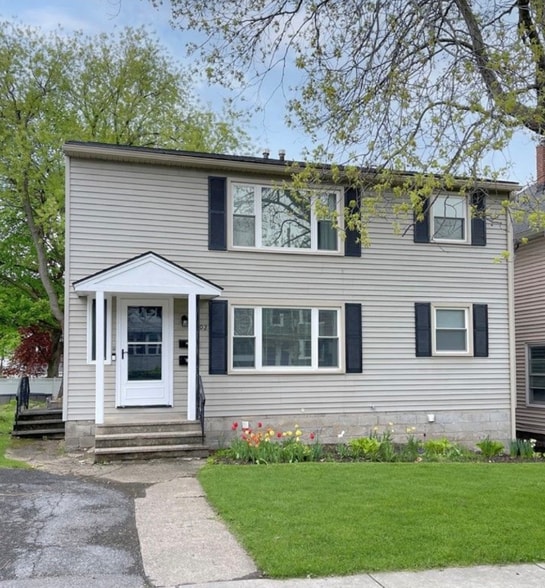 Primary Photo - 202 Stafford Ave