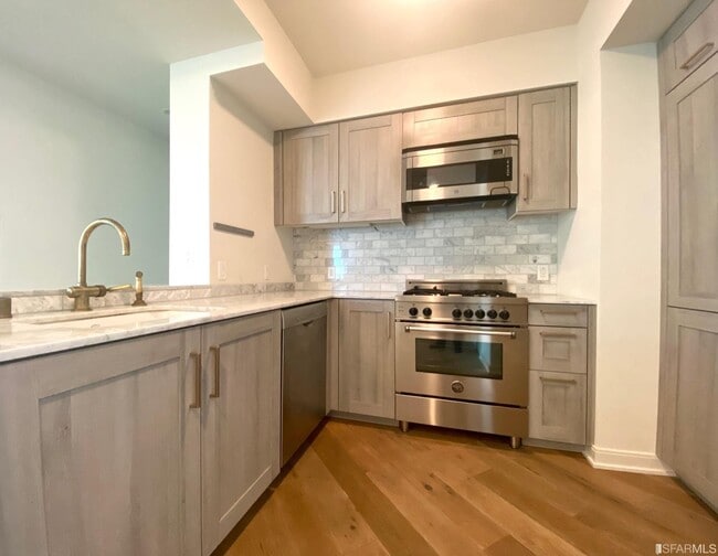 Building Photo - 401 Harrison St