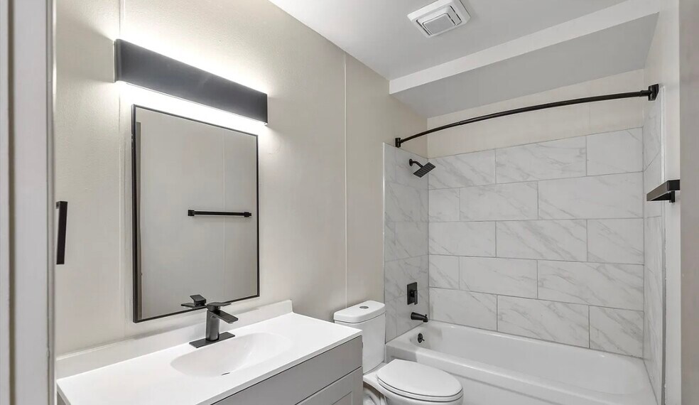 Building Photo - 1117 Karluk St