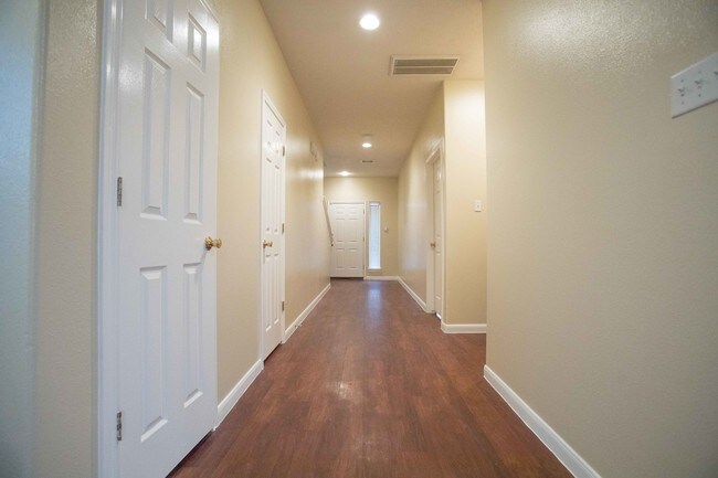 Building Photo - 7824 Comal St