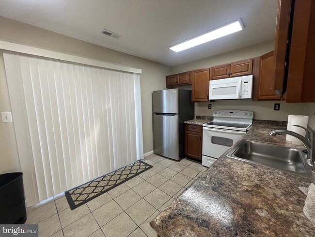 Building Photo - 43 Taos Cir