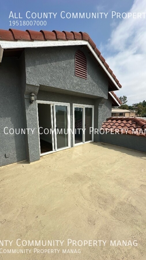 Building Photo - 16285 Capella St