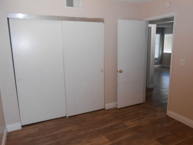 Building Photo - 1st Floor Condo in Sunrise Manor