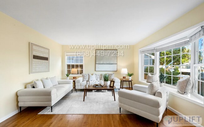 Building Photo - Charming 3-Bedroom Home with Bonus Living ...