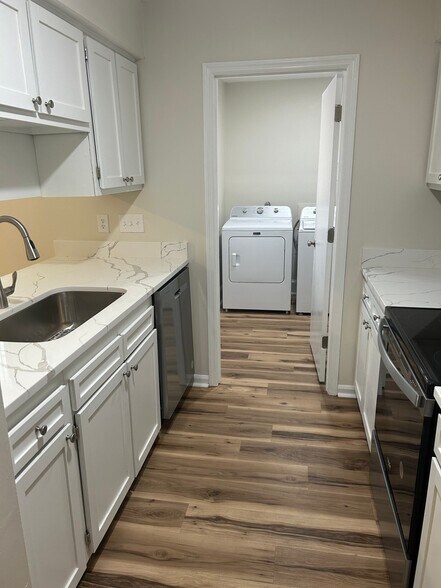Building Photo - 1026 Hunters Trce
