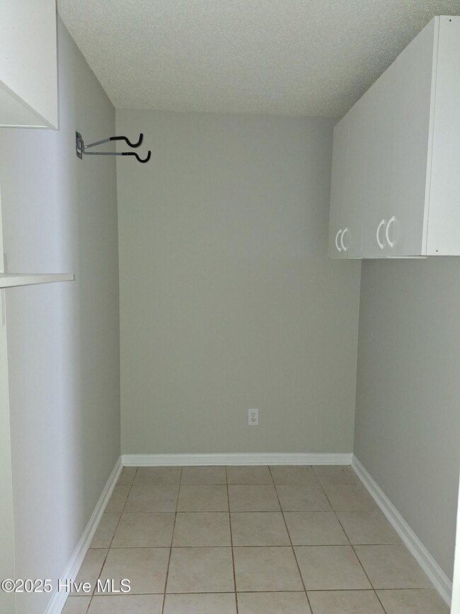 Building Photo - 2922 Mulberry Ln