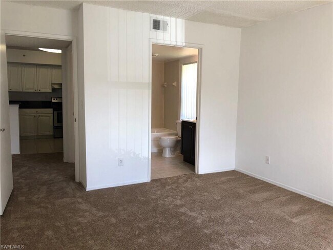 Building Photo - 8215 Ibis Club Dr