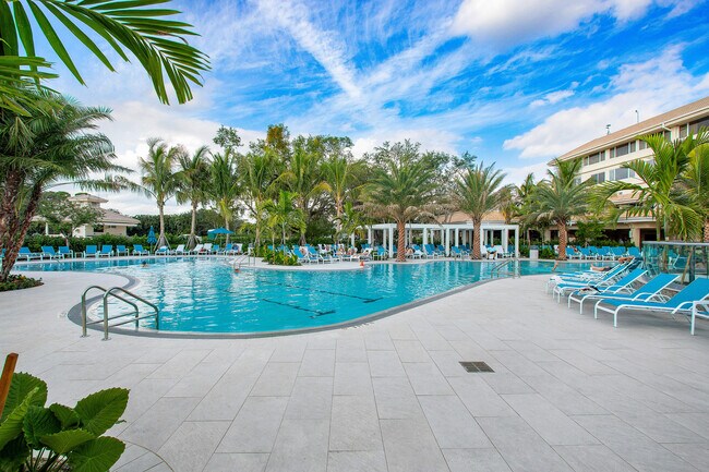 Building Photo - 5 Westgate Ln