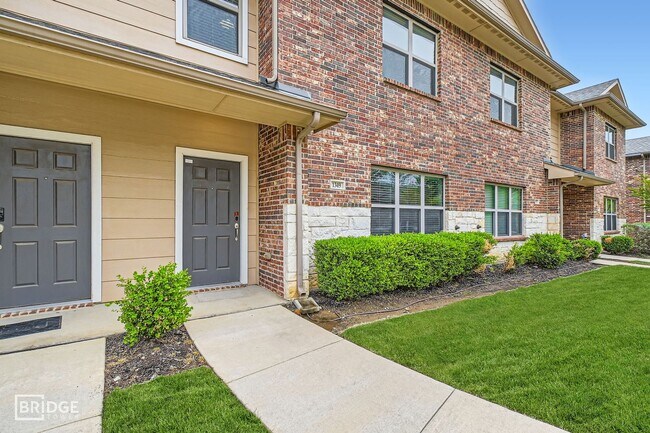 Building Photo - 1349 Lake Crest Lane