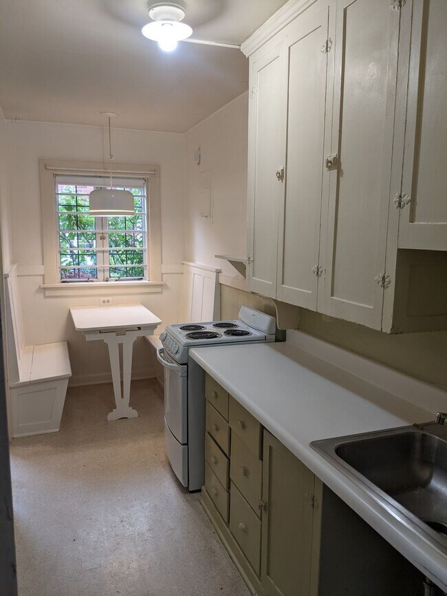 Interior Photo - Broadway Court