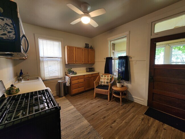 Building Photo - 2538 W Gunnison St