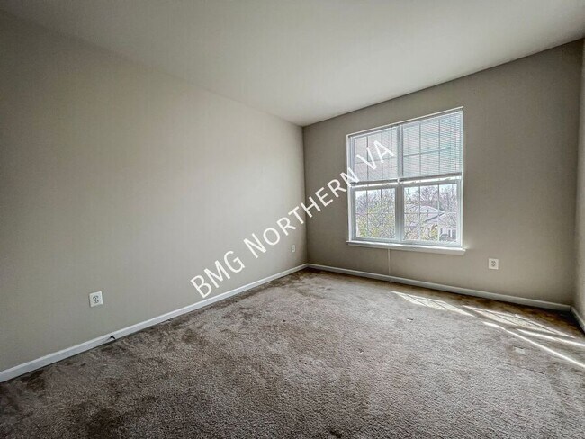 Building Photo - 9535 Center St