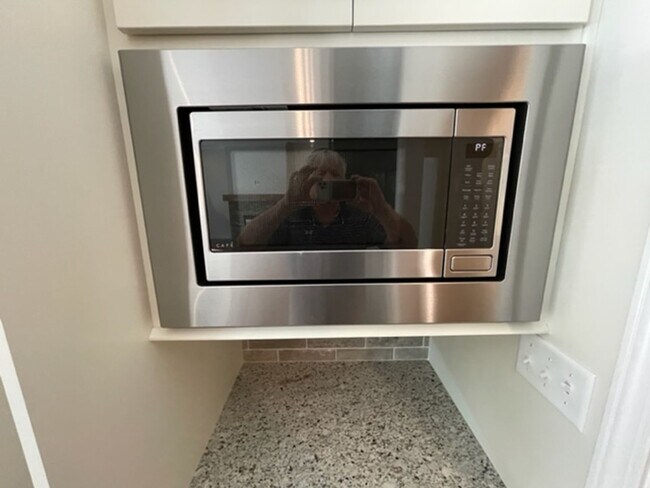 Building Photo - Vonore 37885 - 4 bedroom, 3 bath in Tellico Village - Contact Ed Johnson 865-924-5045