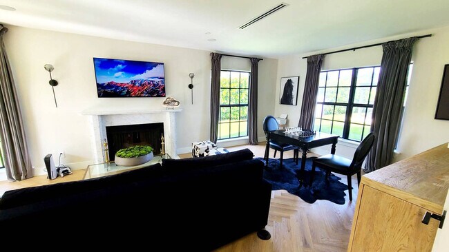 Primary Photo - 4312 NE 22nd Ave