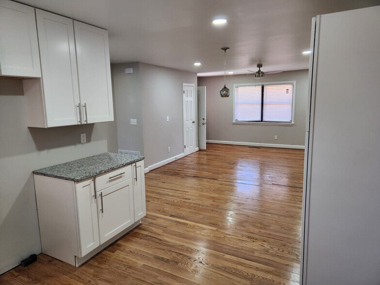 Building Photo - 4 Faye St