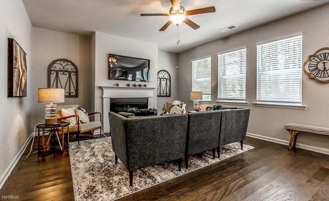 Building Photo - 4 br, 3 bath House - 601 Jeans Cir