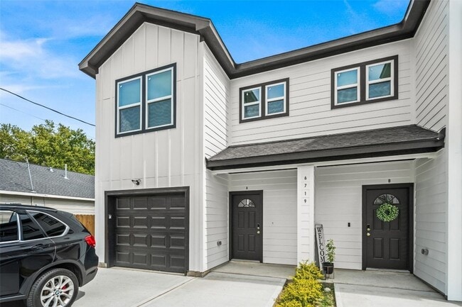 Building Photo - 6719 Roanoke St