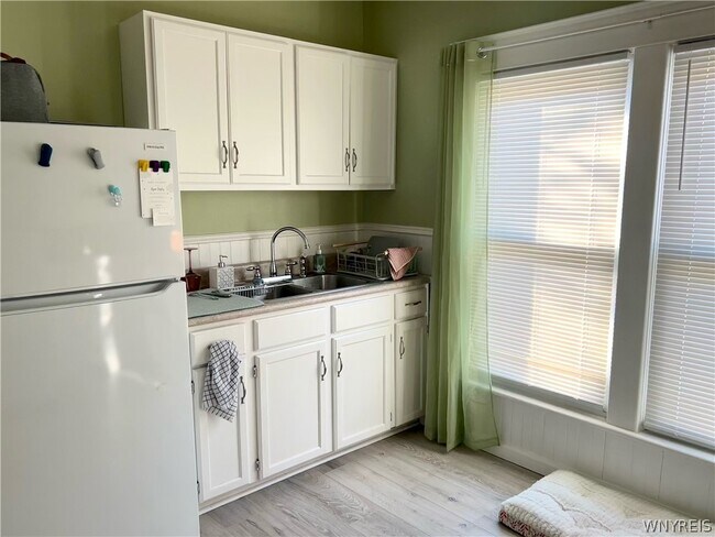 Building Photo - 18 Parkway St