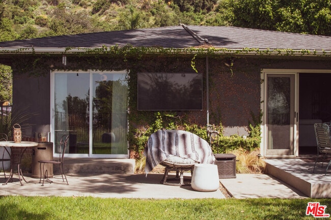 Building Photo - 1070 Norumbega Dr