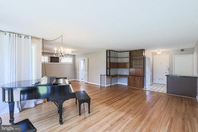 Building Photo - 3219 Northbrook Rd