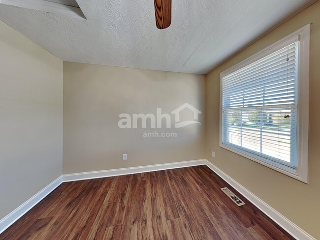 Building Photo - 942 Mill Run Dr