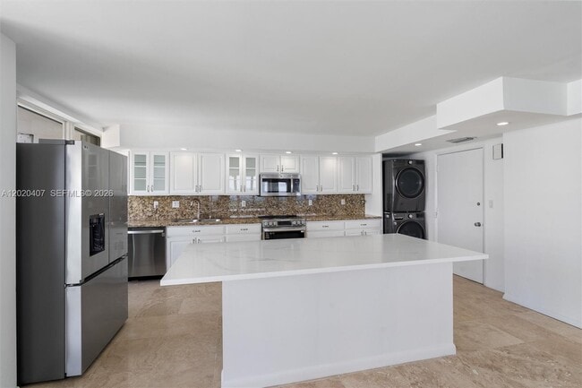 Building Photo - 2100 S Ocean Ln