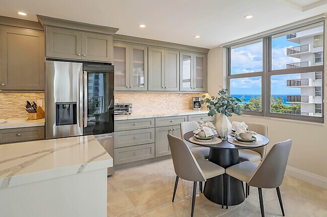 Building Photo - 2121 N Ocean Blvd