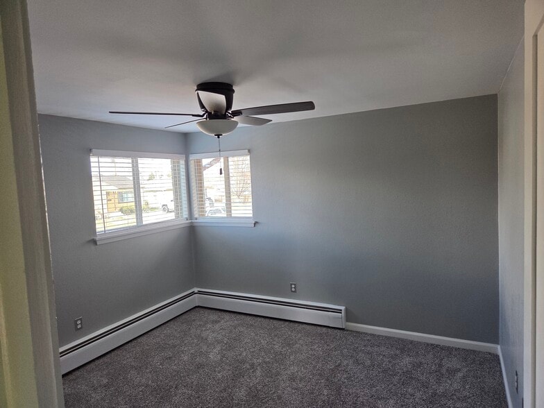 Bedroom 2 - 1547 Hot Springs Ave