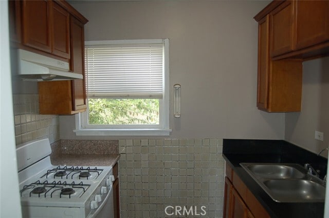 Building Photo - 667 N Towne Ave