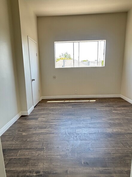 Bed 2 - 1581 1/2 W 36th Pl