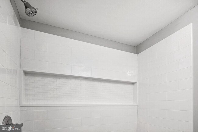 Building Photo - 3844 Chesterwood Dr