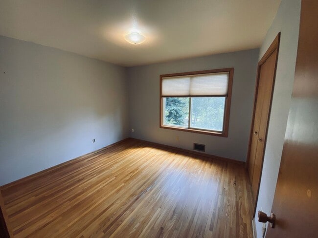 Building Photo - 3 bedroom - 2.5 bathroom - Single Family Home